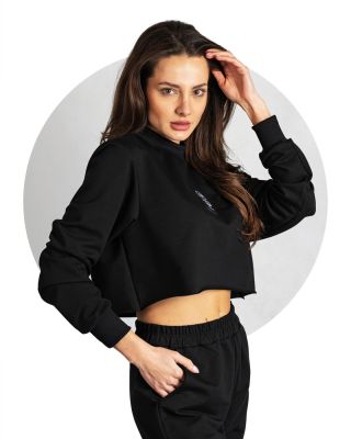 Crop mikča perfektní do fitka, na procházku nebo stylové válení na gauči 🤪🖤 #lalavoom #oblečení #summerclothes #damskamoda...